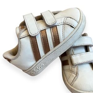 Adidas Sneakers
